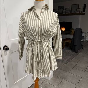🌟🌟 Elegant Beige Striped Long Sleeve Dress